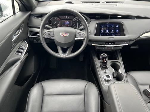 2022 Cadillac XT4 AWD Premium Luxury
