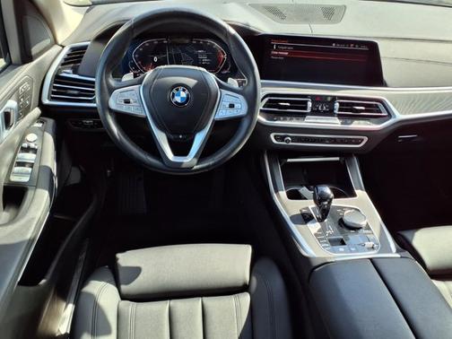 Black Sapphire Metallic 2022 BMW X7 xDrive40i