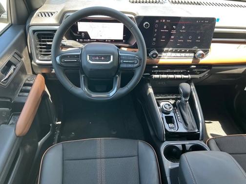2025 GMC Canyon 4WD AT4
