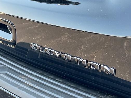 2025 GMC Yukon Elevation