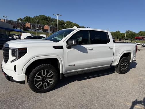 Summit White 2024 GMC Sierra 1500 AT4