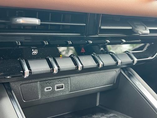 2025 GMC Canyon 4WD AT4