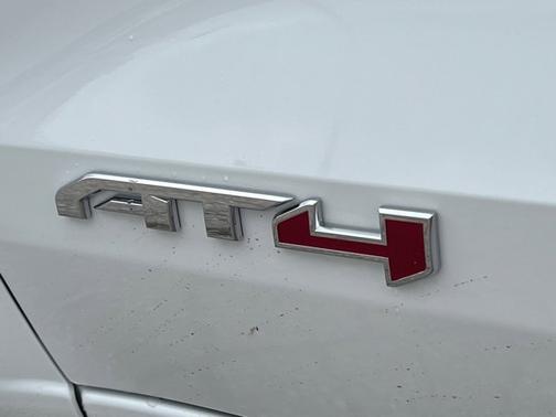 2025 GMC Canyon 4WD AT4