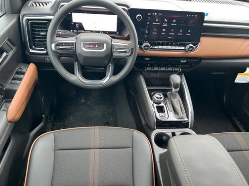 2025 GMC Canyon 4WD AT4