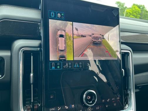 2025 GMC Yukon Elevation