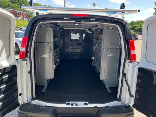 2025 GMC Savana 2500 Work Van