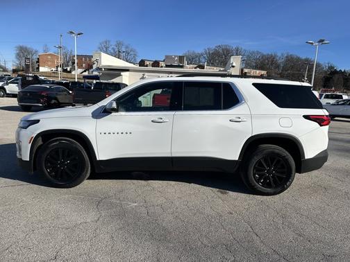 2023 Chevrolet Traverse LT Leather