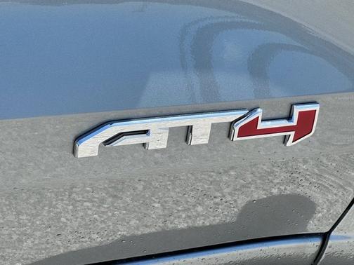 2025 GMC Canyon 4WD AT4