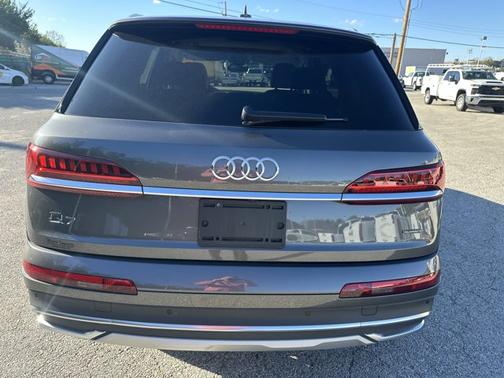 2022 Audi Q7 Premium Plus