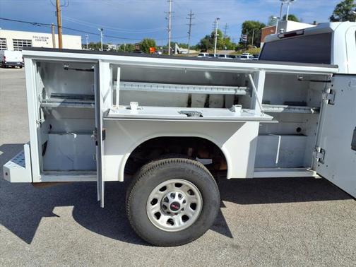2024 GMC Sierra 3500 Pro