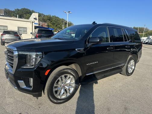 2023 GMC Yukon SLT