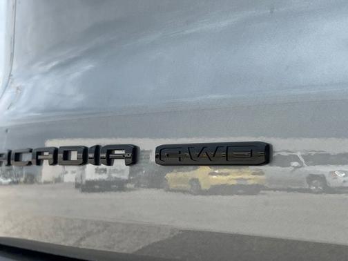 2025 GMC Acadia AWD Elevation
