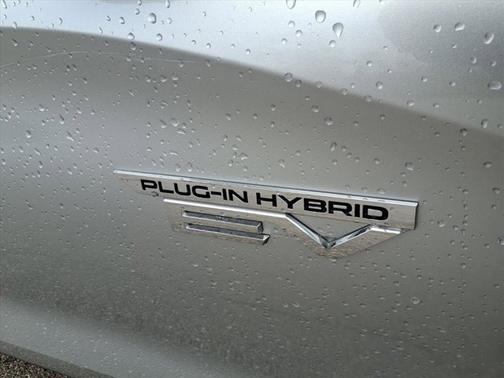 2023 Mitsubishi Outlander PHEV SE