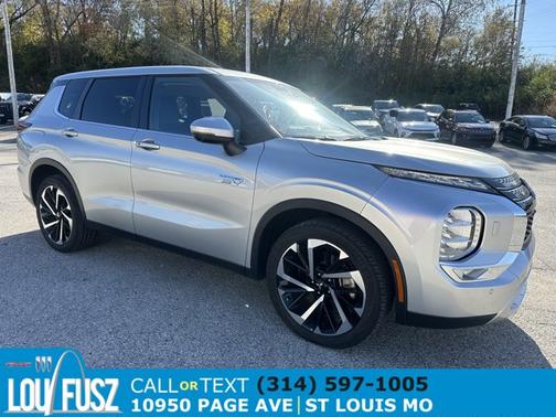 2023 Mitsubishi Outlander PHEV SE