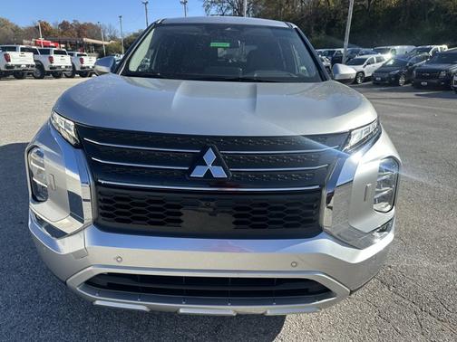 2023 Mitsubishi Outlander PHEV SE