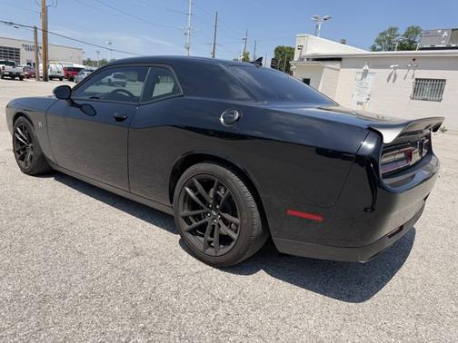 Pitch Black Clearcoat 2021 Dodge Challenger R/T Scat Pack