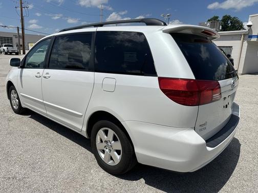 2004 Toyota Sienna XLE
