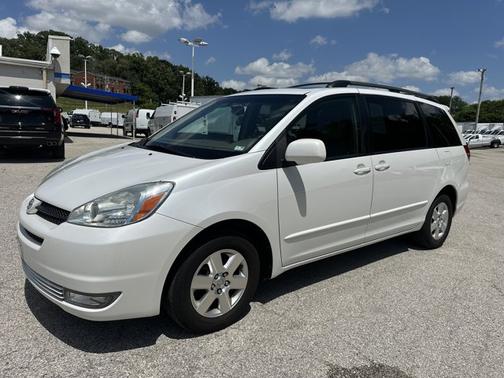 2004 Toyota Sienna XLE