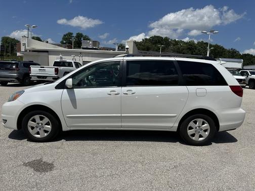2004 Toyota Sienna XLE