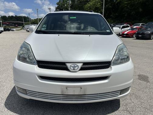 2004 Toyota Sienna XLE