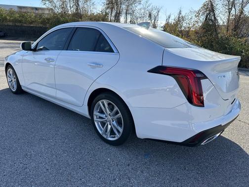 2022 Cadillac CT4 Luxury