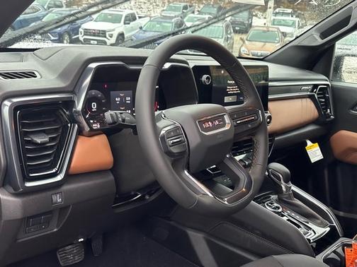 2025 GMC Canyon 4WD AT4