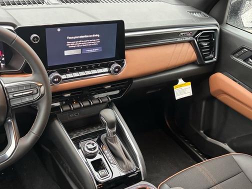 2025 GMC Canyon 4WD AT4
