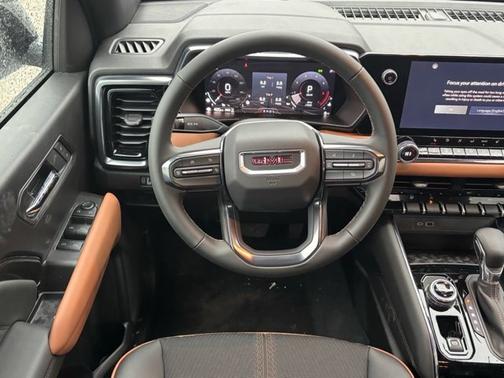 2025 GMC Canyon 4WD AT4