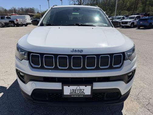 Bright White Clearcoat 2022 Jeep Compass Latitude Lux