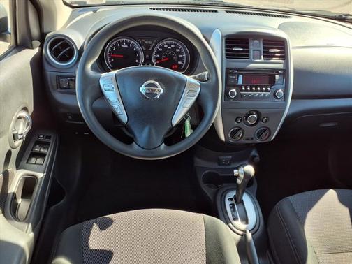 2018 Nissan Versa SV