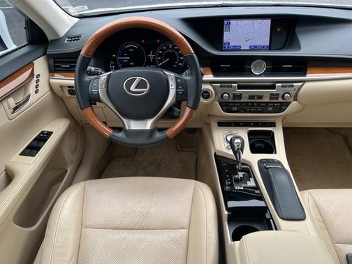 2013 Lexus ES 300h Base