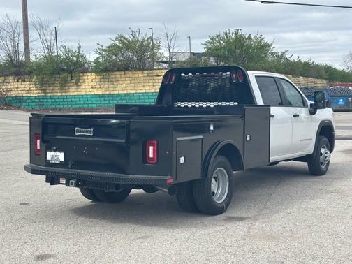 2025 GMC Sierra 3500 Pro