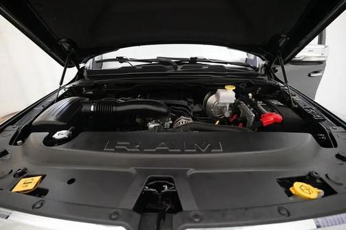 2022 RAM 1500 Laramie Crew Cab 4x4 57' Box