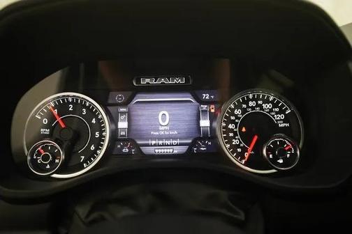 2022 RAM 1500 Big Horn Crew Cab 4x4 57' Box