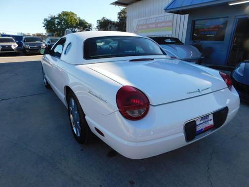 2002 Ford Thunderbird Base