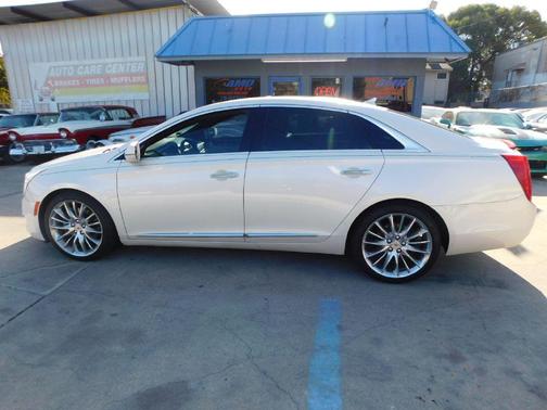 2014 Cadillac XTS Platinum