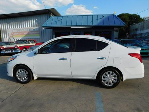 2017 Nissan Versa 1.6 SV