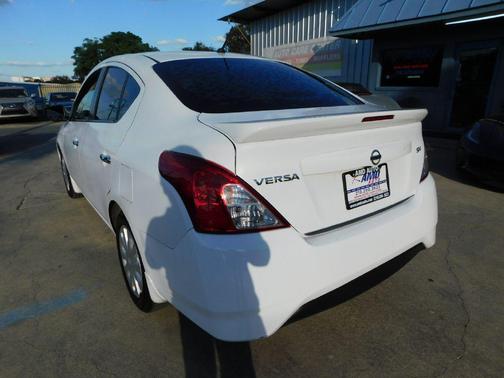 2017 Nissan Versa 1.6 SV