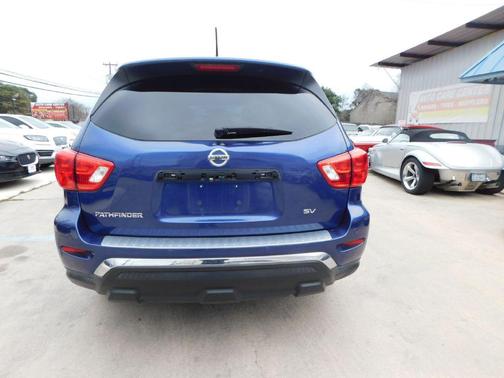 2017 Nissan Pathfinder SV