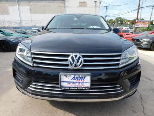 2016 Volkswagen Touareg VR6 Lux