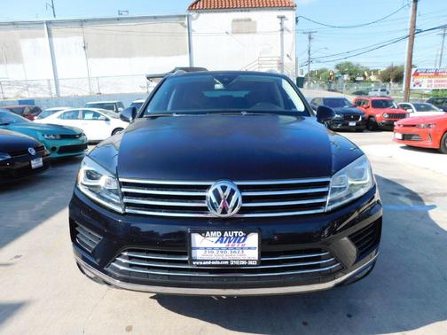 2016 Volkswagen Touareg VR6 Lux