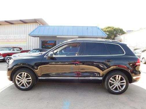 2016 Volkswagen Touareg VR6 Lux