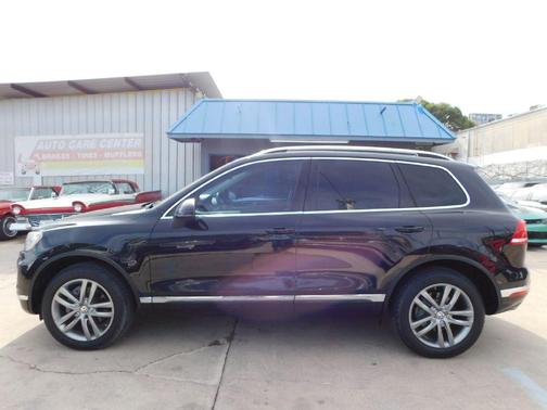 2016 Volkswagen Touareg VR6 Lux