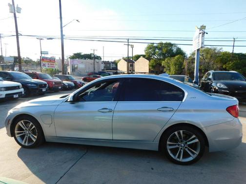 2017 BMW 330e iPerformance