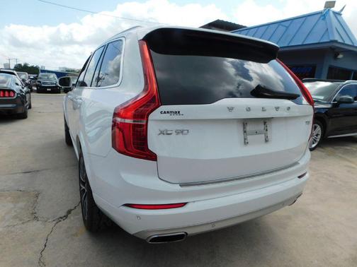 2020 Volvo XC90 T5 Momentum