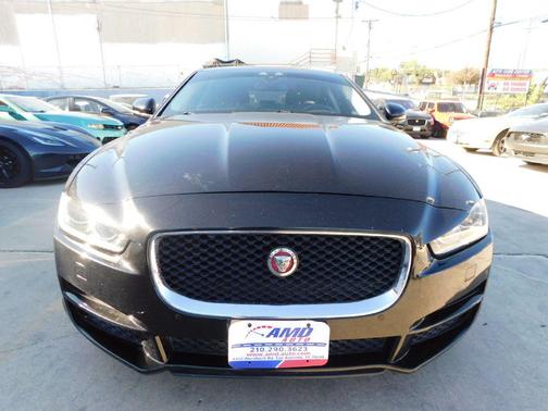 2017 Jaguar XE 25t Premium