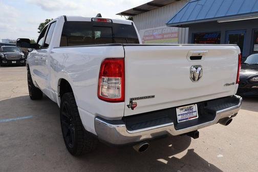 Bright White Clearcoat 2019 RAM 1500 Big Horn