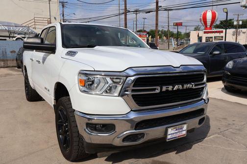 Bright White Clearcoat 2019 RAM 1500 Big Horn