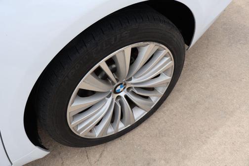 WHITE 2015 BMW 740 I