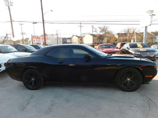 2016 Dodge Challenger SXT
